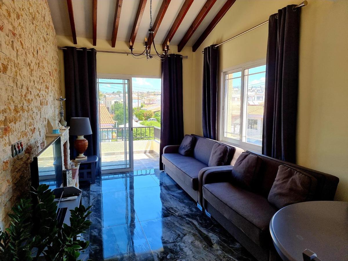 Golden Beach Apartment *